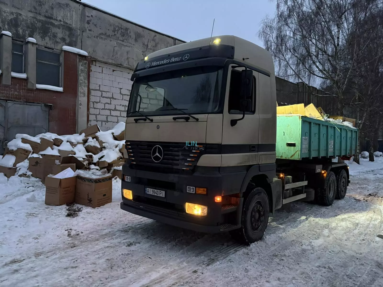 Вивіз макулатури зі складу KupiStul.ua на вулиці Пирогівський шлях у Києві