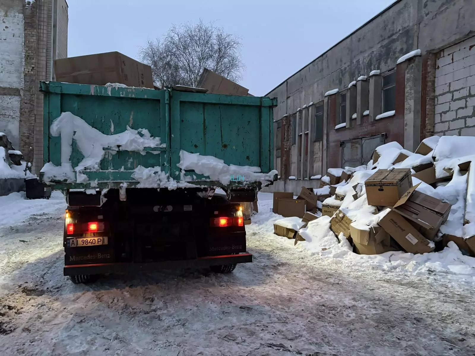 Вивіз макулатури зі складу KupiStul.ua на вулиці Пирогівський шлях у Києві